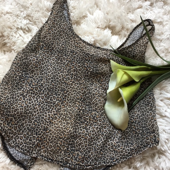 Tops - ❤️5/$13 Sheer open back crop top